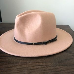 ‼️SOLD‼️Women’s wool fedora